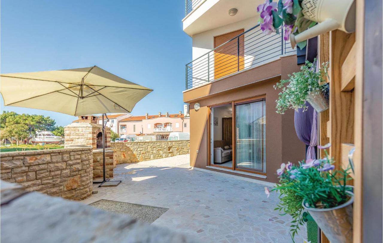 Lovely Apartment In Medulin With Kitchen Luaran gambar