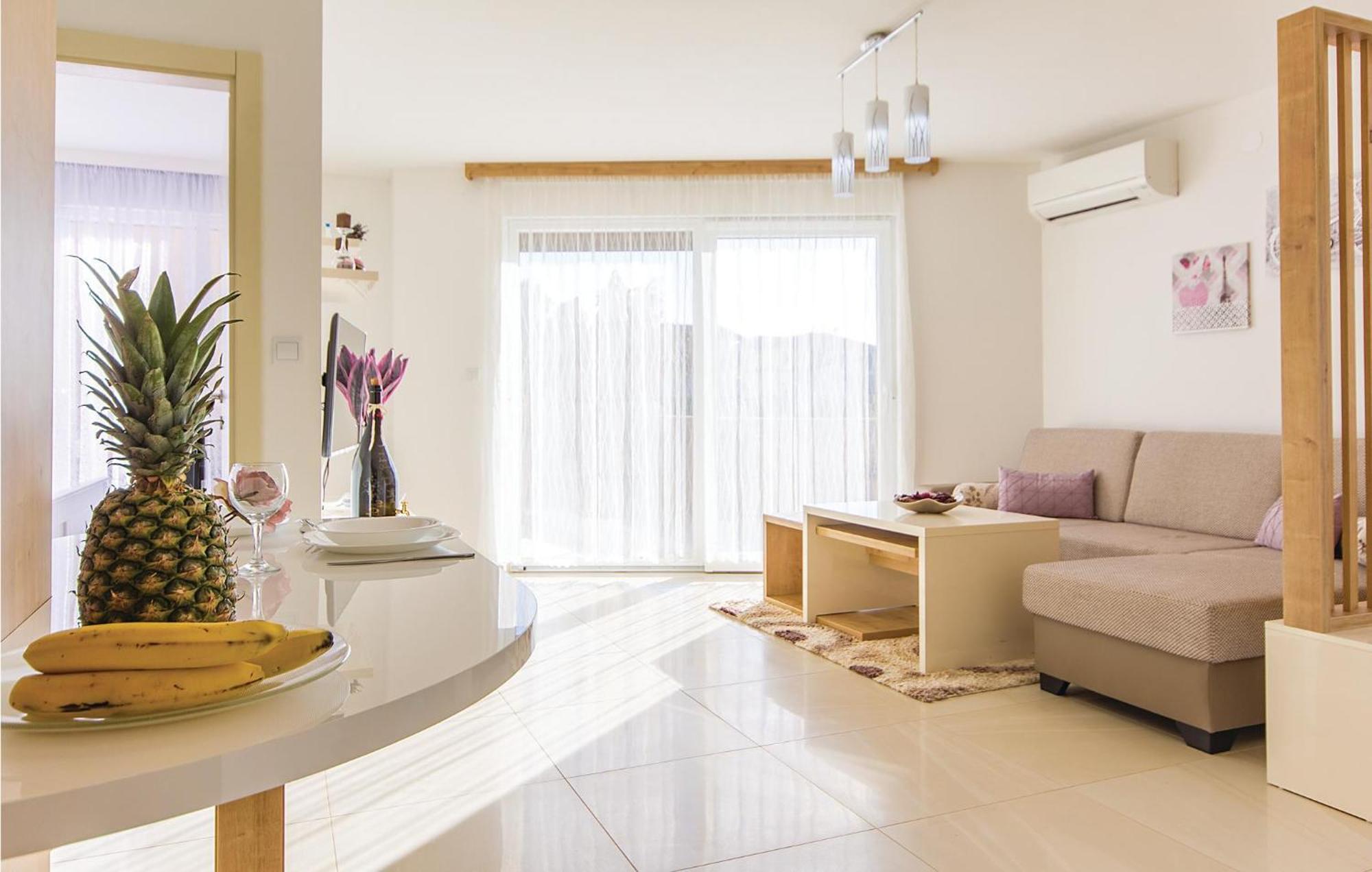 Lovely Apartment In Medulin With Kitchen Luaran gambar