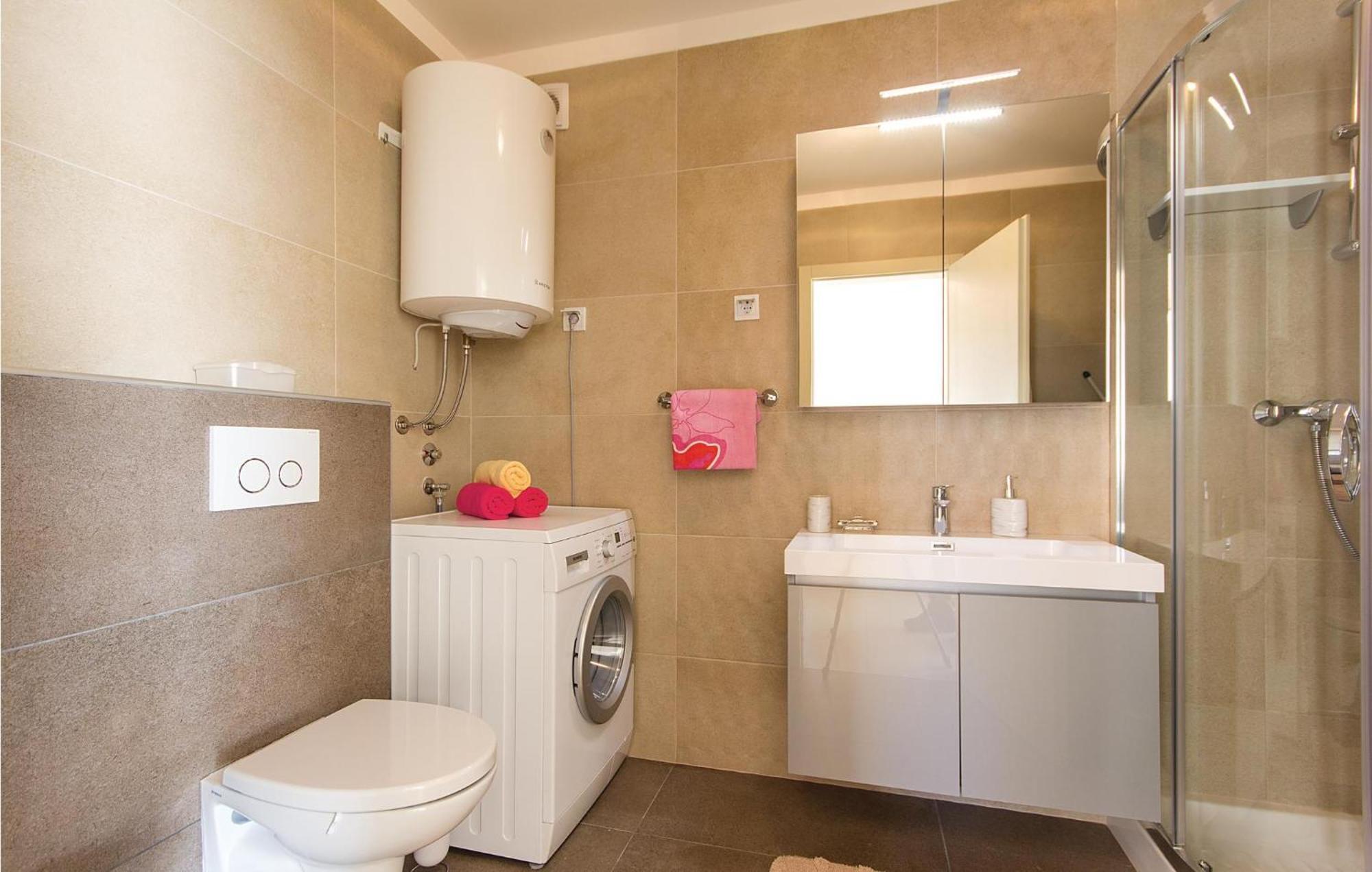 Lovely Apartment In Medulin With Kitchen Luaran gambar