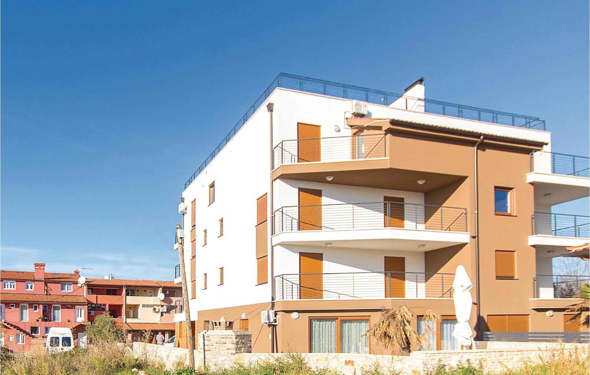 Lovely Apartment In Medulin With Kitchen Luaran gambar